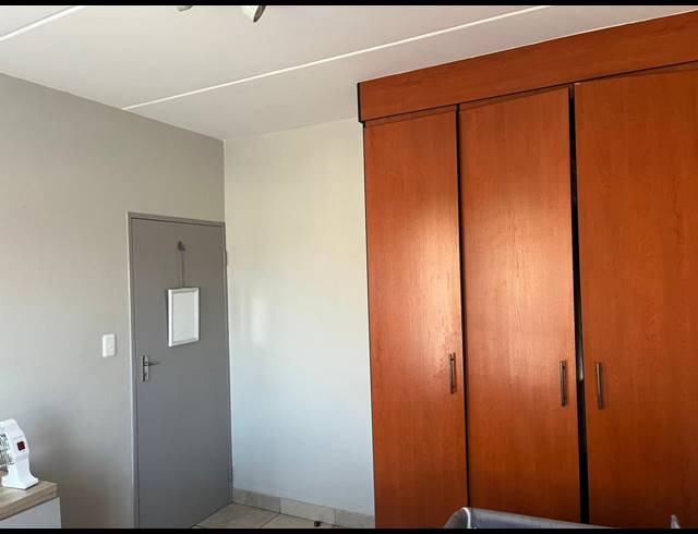 3 BEDROOM APARTMENT FOR SALE IN WATERVAL EAST
